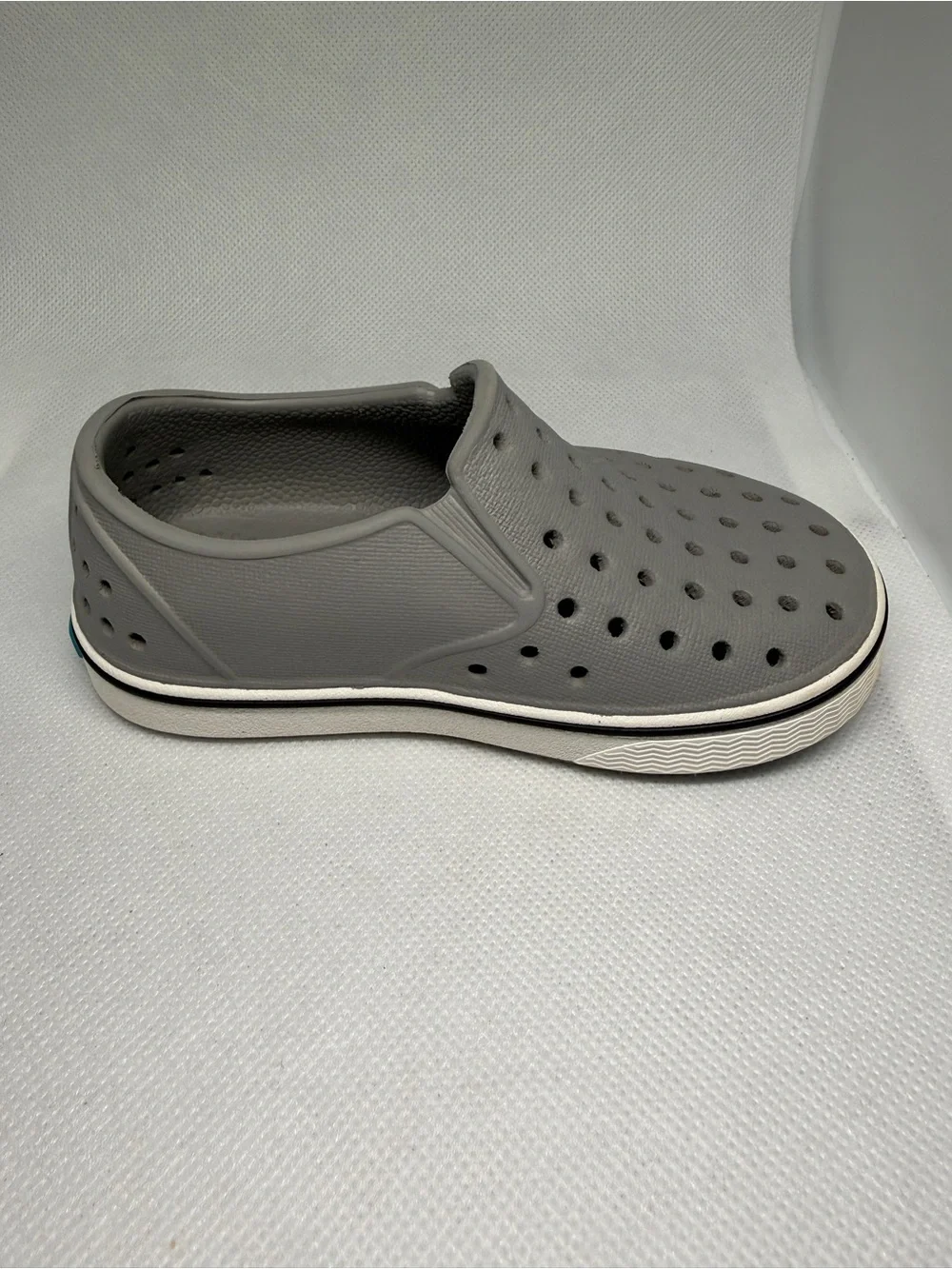 Native Kids Slip-On Water Shoe Light Gray with Blue Accent Size C6